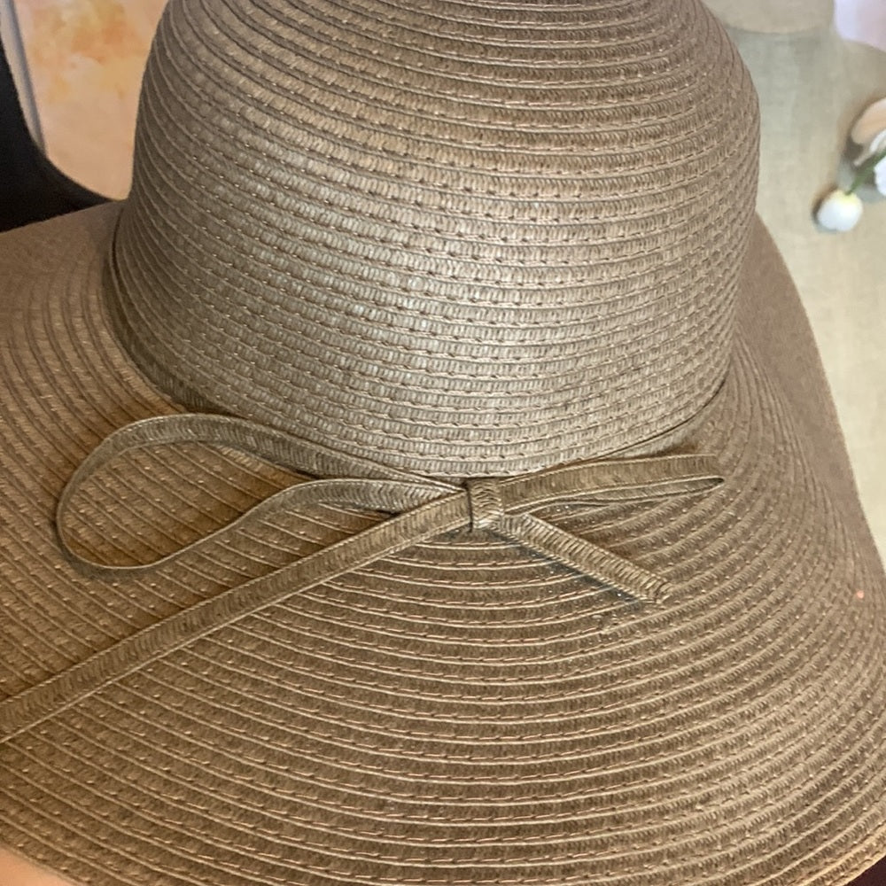EUC chocolate brown straw hat