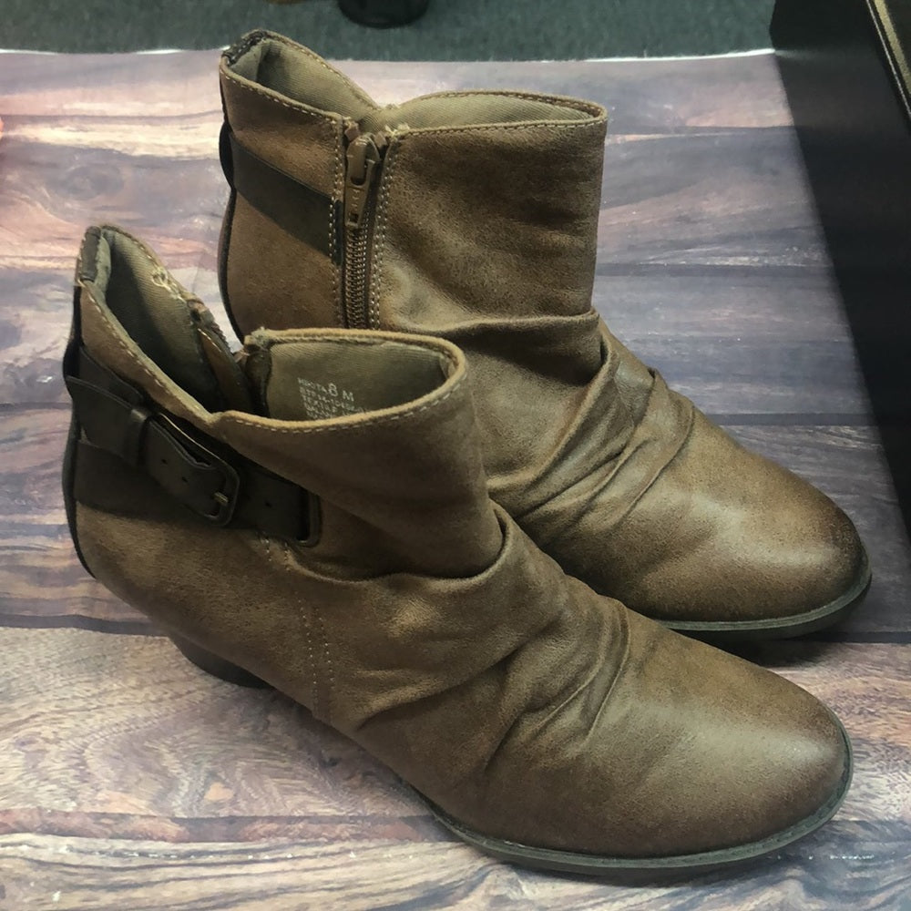 Bare Traps sz 8 brown shoes