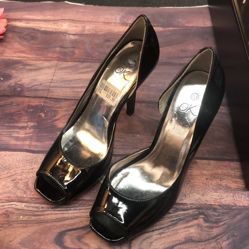It’s OK sz 8.5 women black shoes