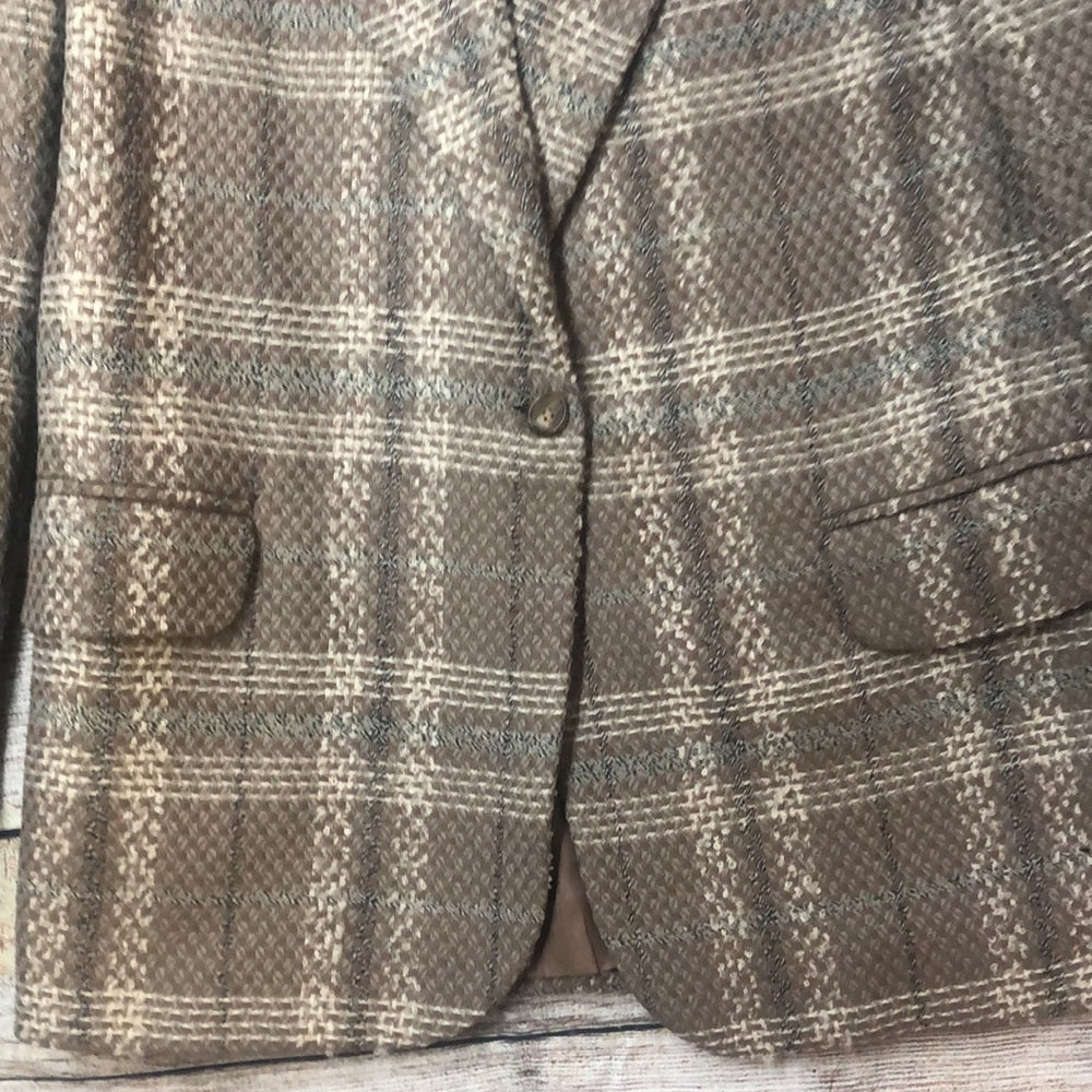 A.G. Bruce sz unknown blazer