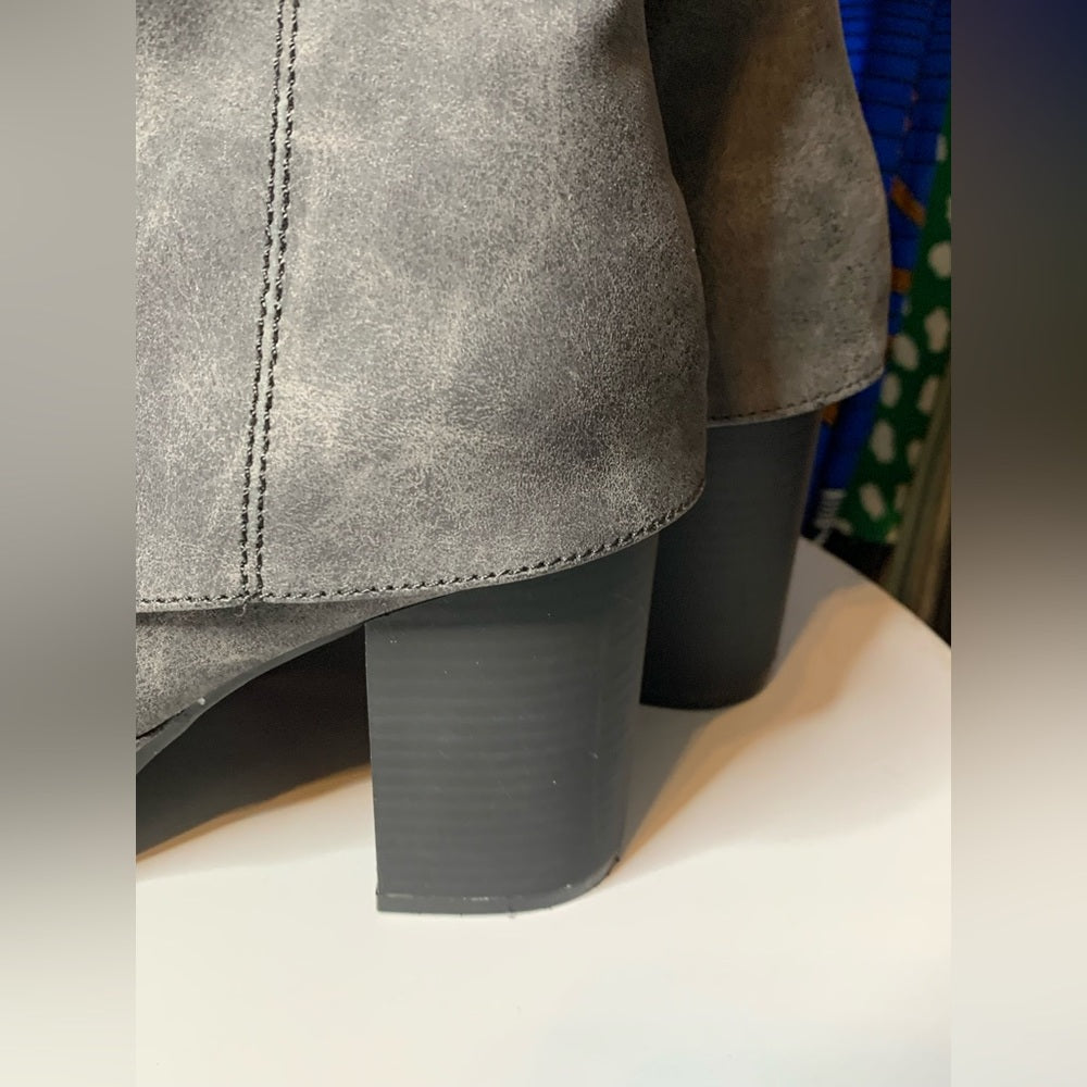 Size 8W gray boots